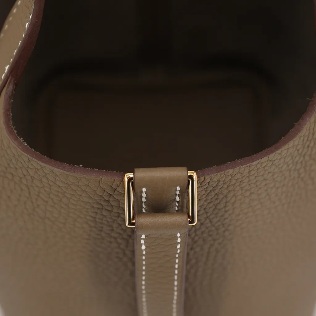 HERMES 属する ピコタンロック 18PM エトゥープ ゴールド金具
