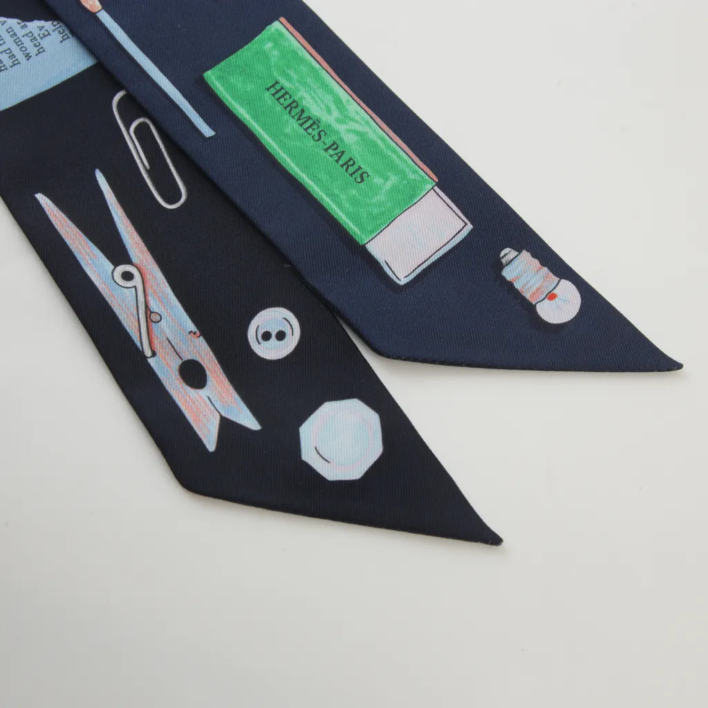 ランク NS 未使用品 HERMÈS エルメス ツイリー イン・ザ・ポケット  