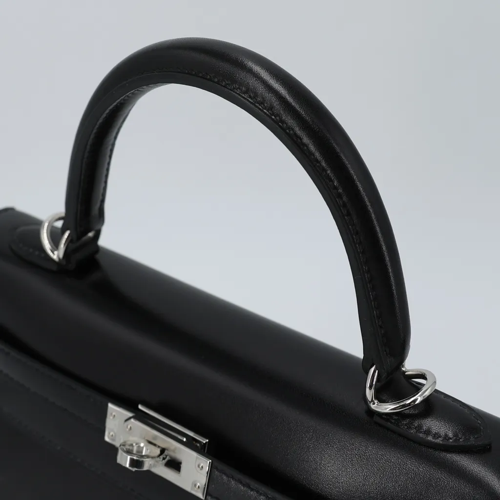期間限定値下げ中【新品未開封】HERMES H24 全新HERMÈS 爱马仕Kelly 25 89 黑色Noir Box牛皮银扣B刻2023年