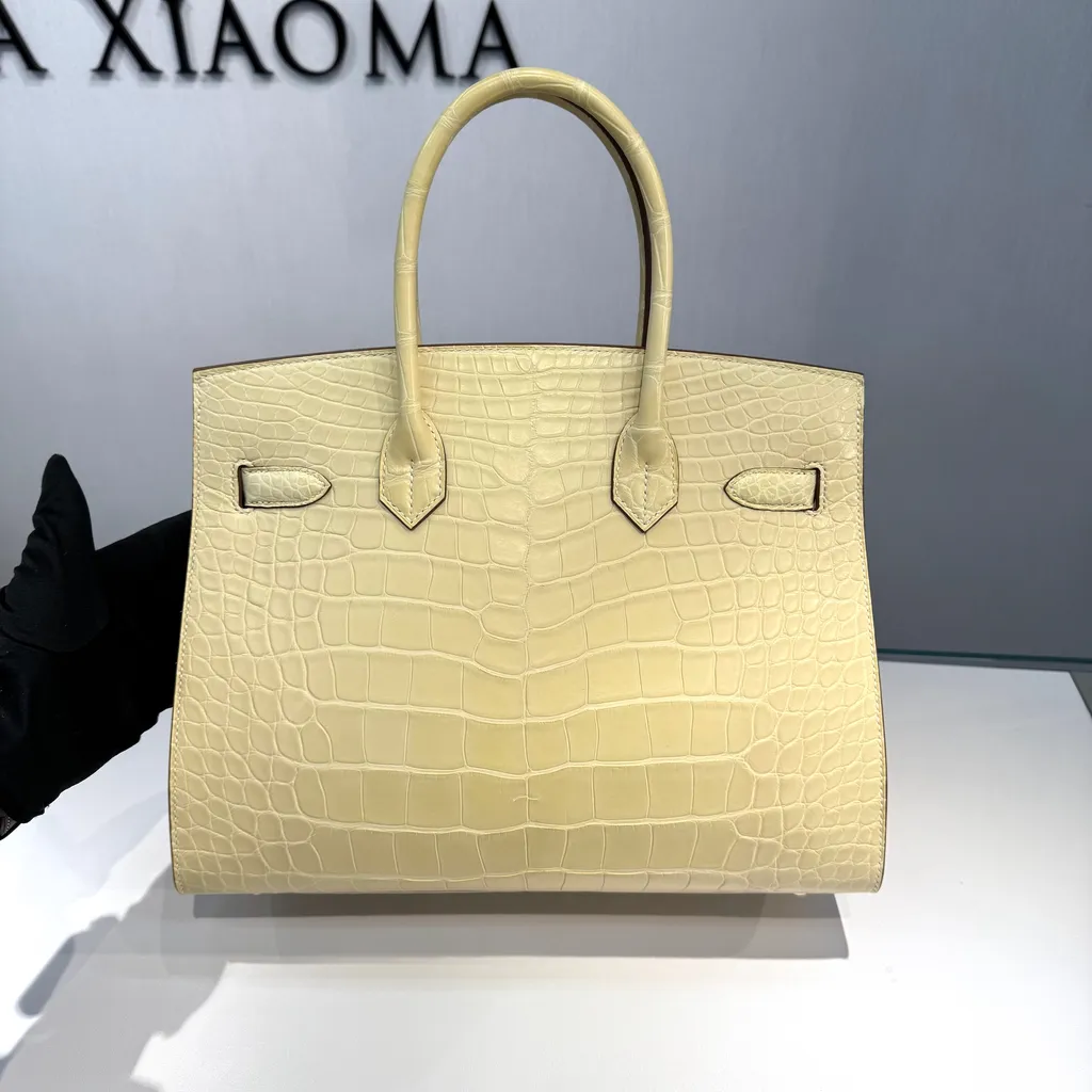 https://img.ginzaxiaoma.com/images/20250630/1001141_上身图2_697.jpg