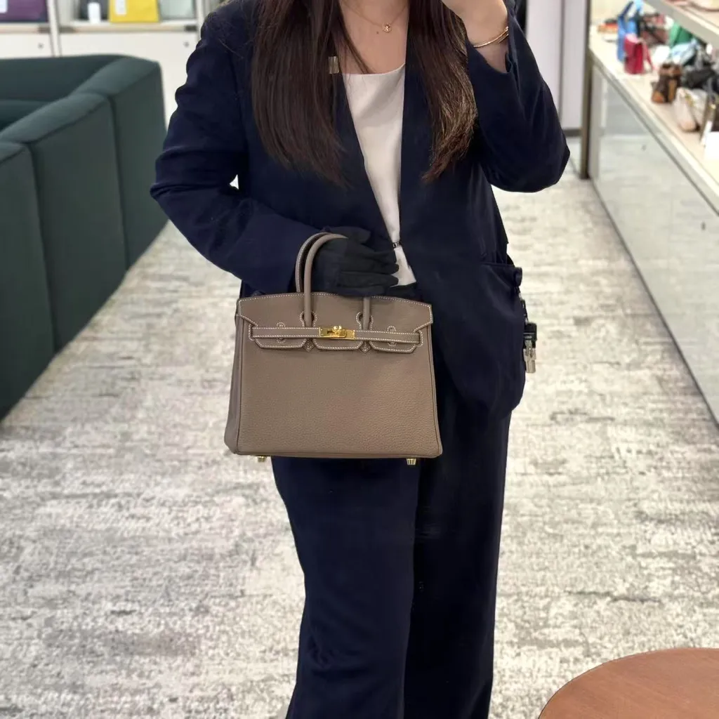 https://img.ginzaxiaoma.com/images/20250709/1001357_上身图1_24.jpg