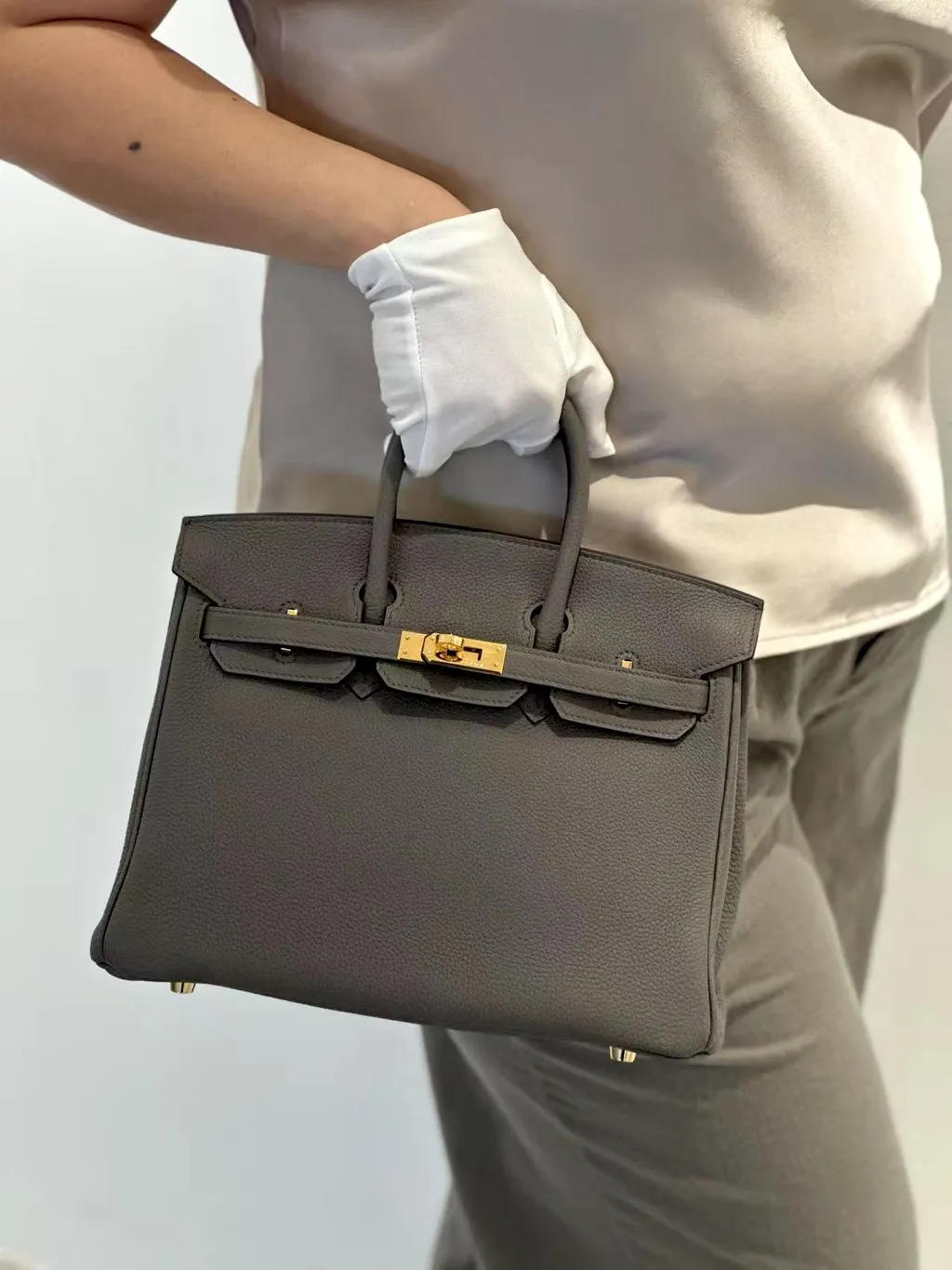 https://img.ginzaxiaoma.com/images/20250710/30032057_上身图2_574.jpg
