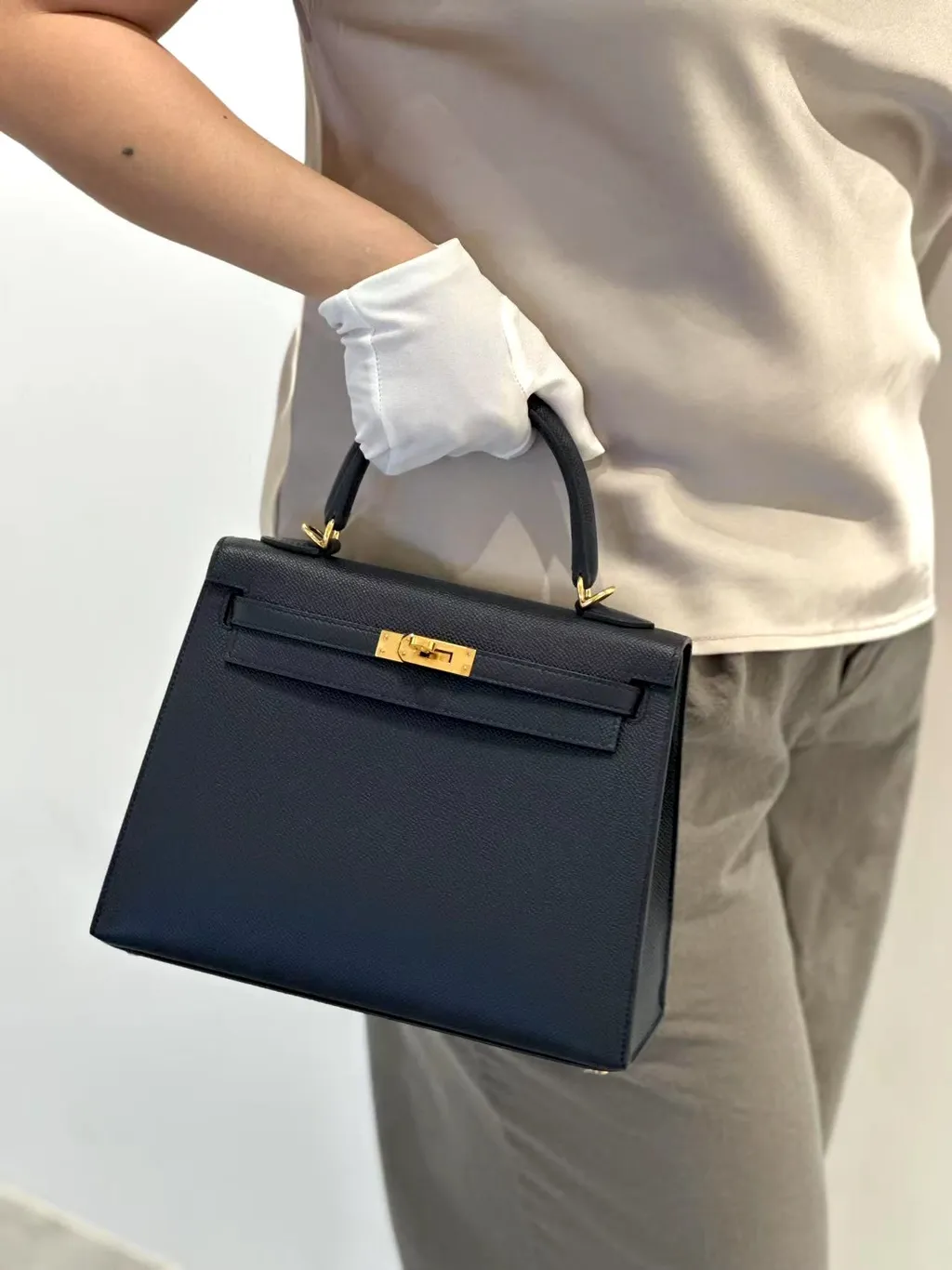https://img.ginzaxiaoma.com/images/20250710/30032071_上身图1_599.jpg
