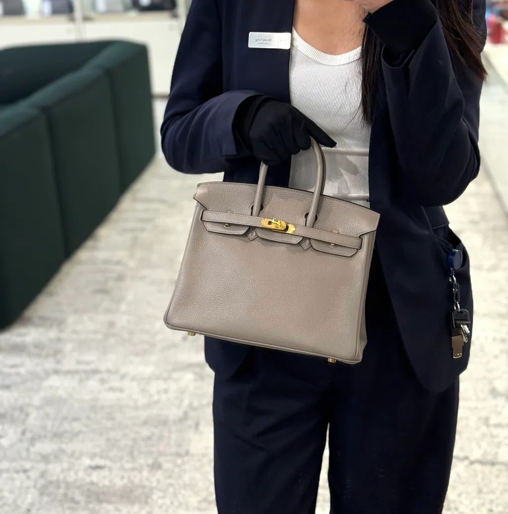 https://img.ginzaxiaoma.com/images/20250813/1002053_上身图1_214.jpg