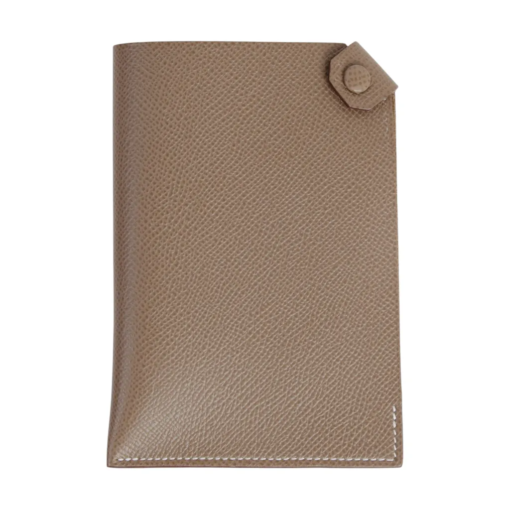 Tarmac passport holder Etoupe (18)